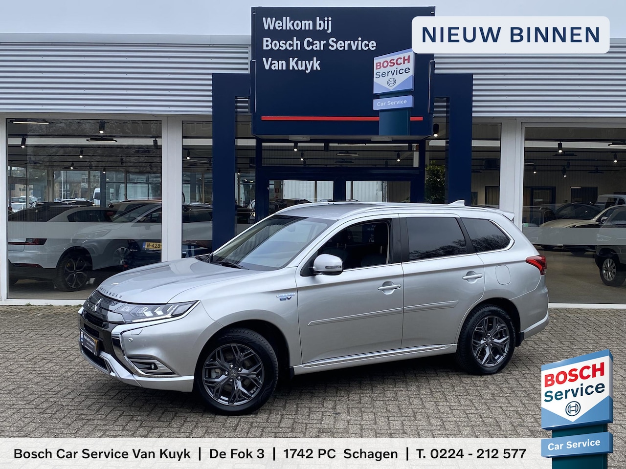 Mitsubishi Outlander - 2.4 PHEV Intense / Automaat / NL-Auto / Dealer-Onderhouden / 1e-Eigenaar / AWD / Afneembar - AutoWereld.nl