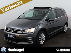 Volkswagen Touran - 1.5 TSI Highline 7p Automaat | Panoramadak | Camera | Stoelverwarming | Trekhaak