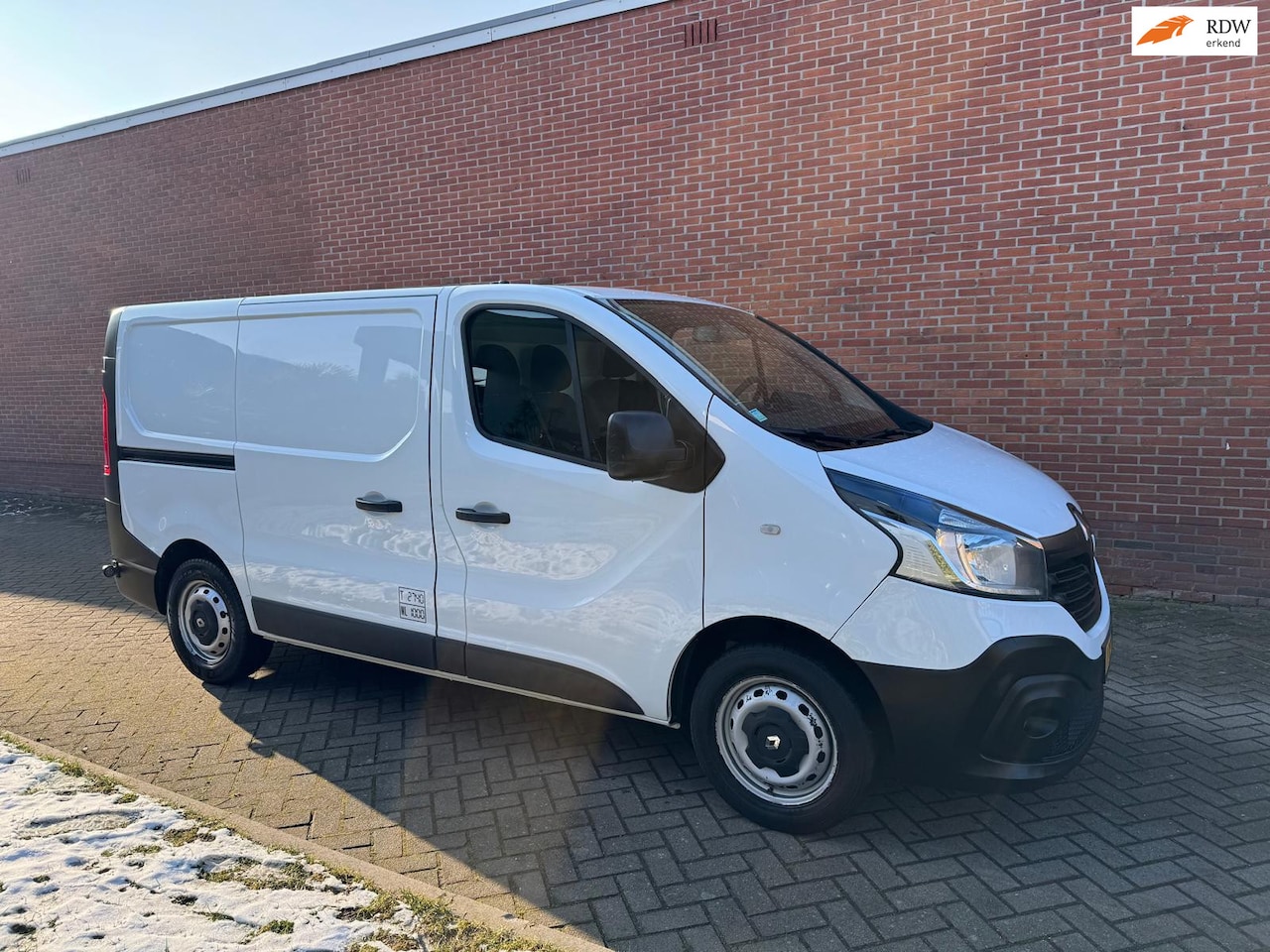 Renault Trafic - 1.6 dCi T27 L1H1 Comfort Energy Airco Cruise Navi Camera - AutoWereld.nl