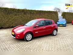 Renault Clio - APK NIEUW AIRCO NAVI 5 DEURS MOOIE AUTO
