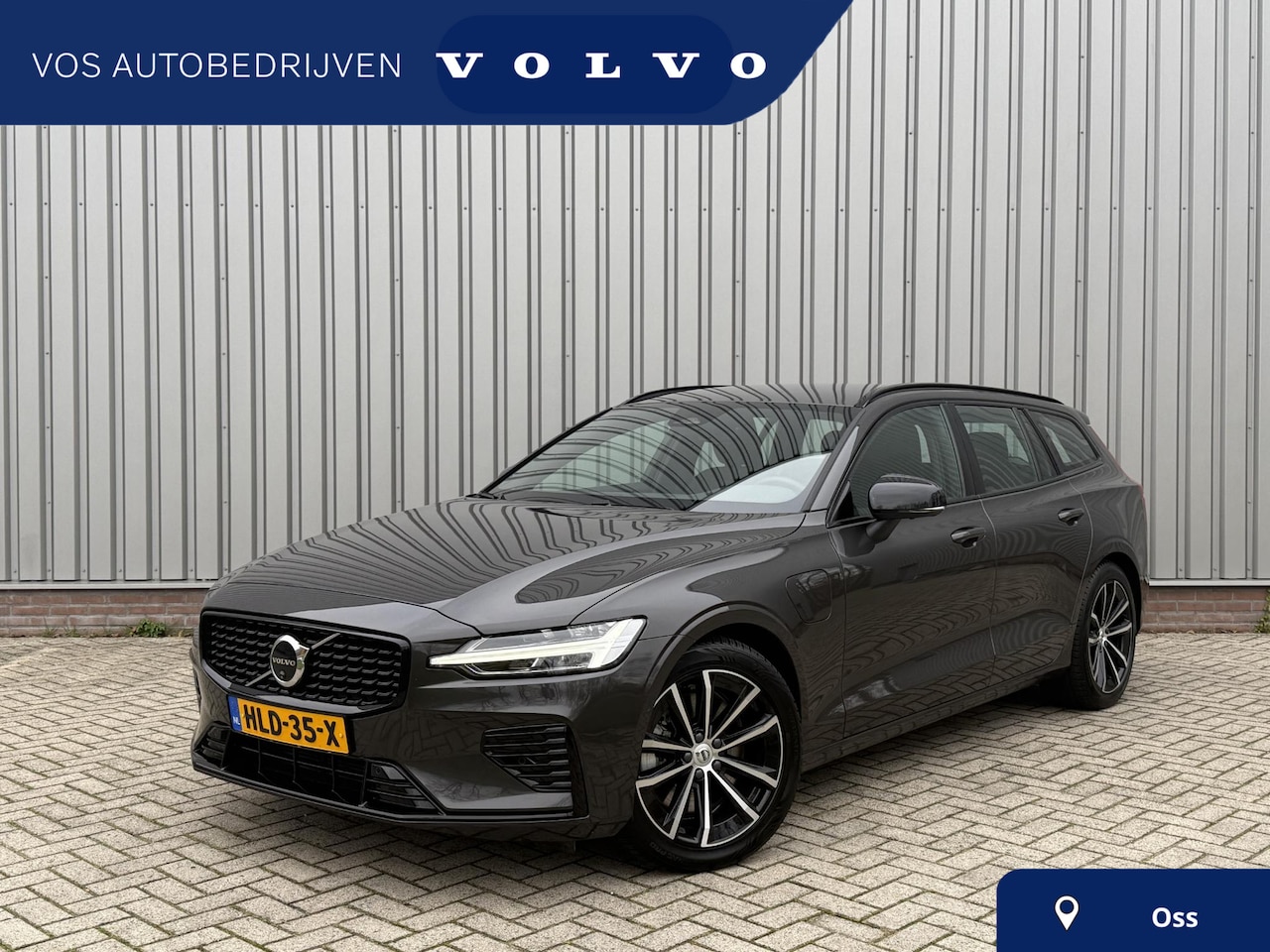 Volvo V60 - 2.0 T6 Plug-in hybrid AWD Plus Dark l Verwarmbare Voorruit l Trekhaak l 360 camera l - AutoWereld.nl