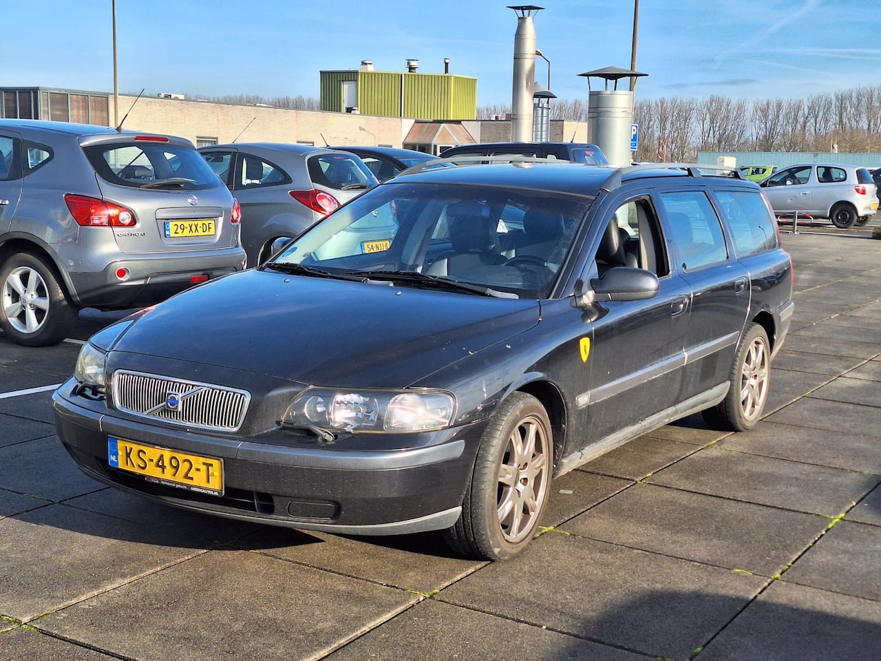 Volvo V70 - €1250,-2.4 MET LEER EN TREKHAAK APK - AutoWereld.nl