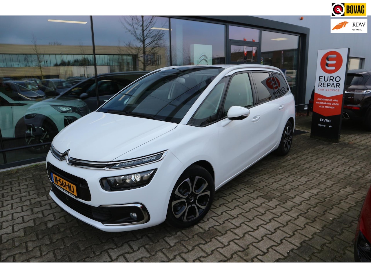 Citroën Grand C4 SpaceTourer - 1.2 PureTech Shine 7ZITS NAVI 360 CAMERA XENON MASSAGE TREKHAAK RIJKLAARPRIJS!! - AutoWereld.nl