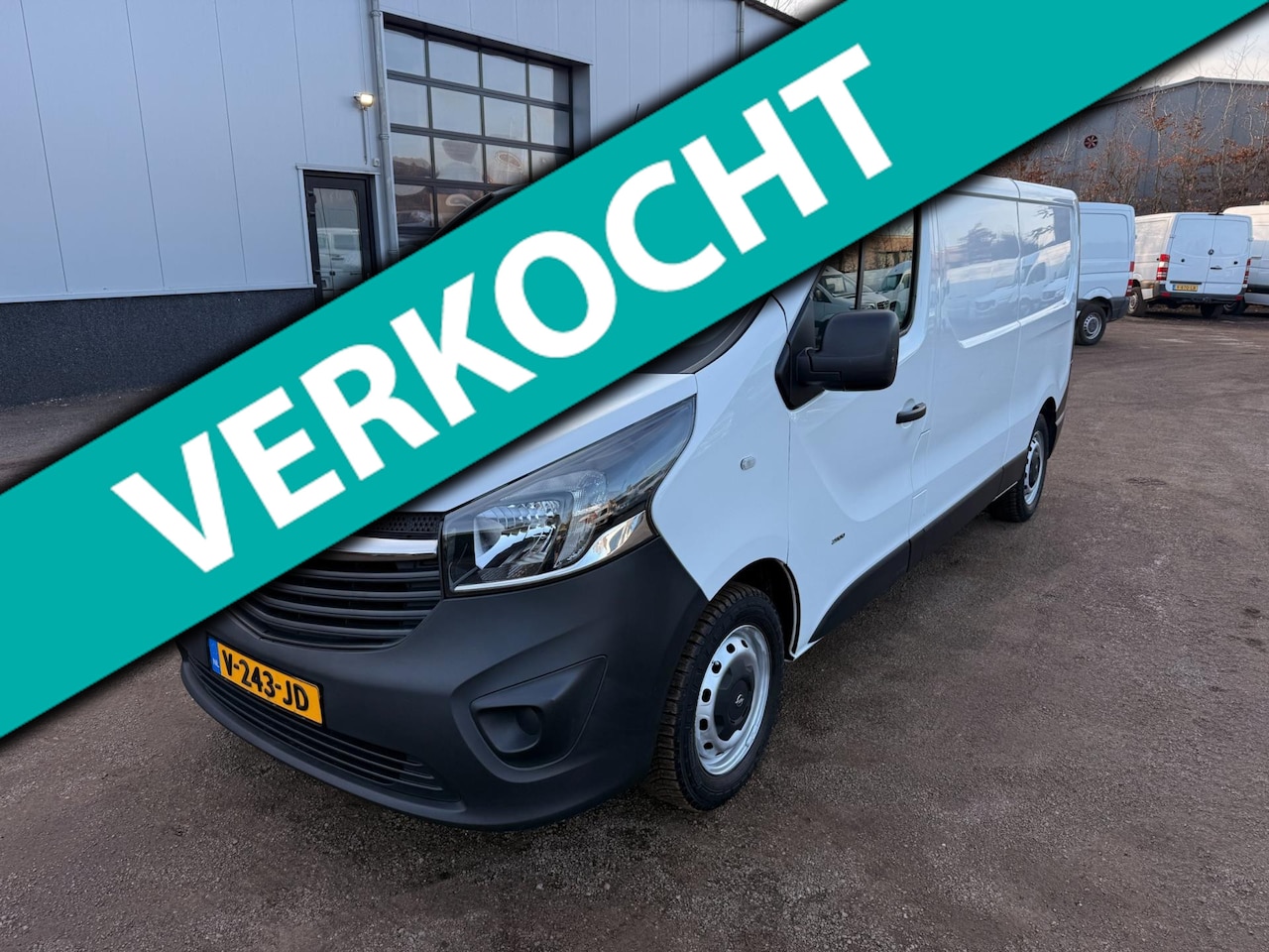 Opel Vivaro - 1.6 CDTI 120PK EURO 6 L2H1 Navigatie Cruise Airco ( Renault Trafic ) - AutoWereld.nl
