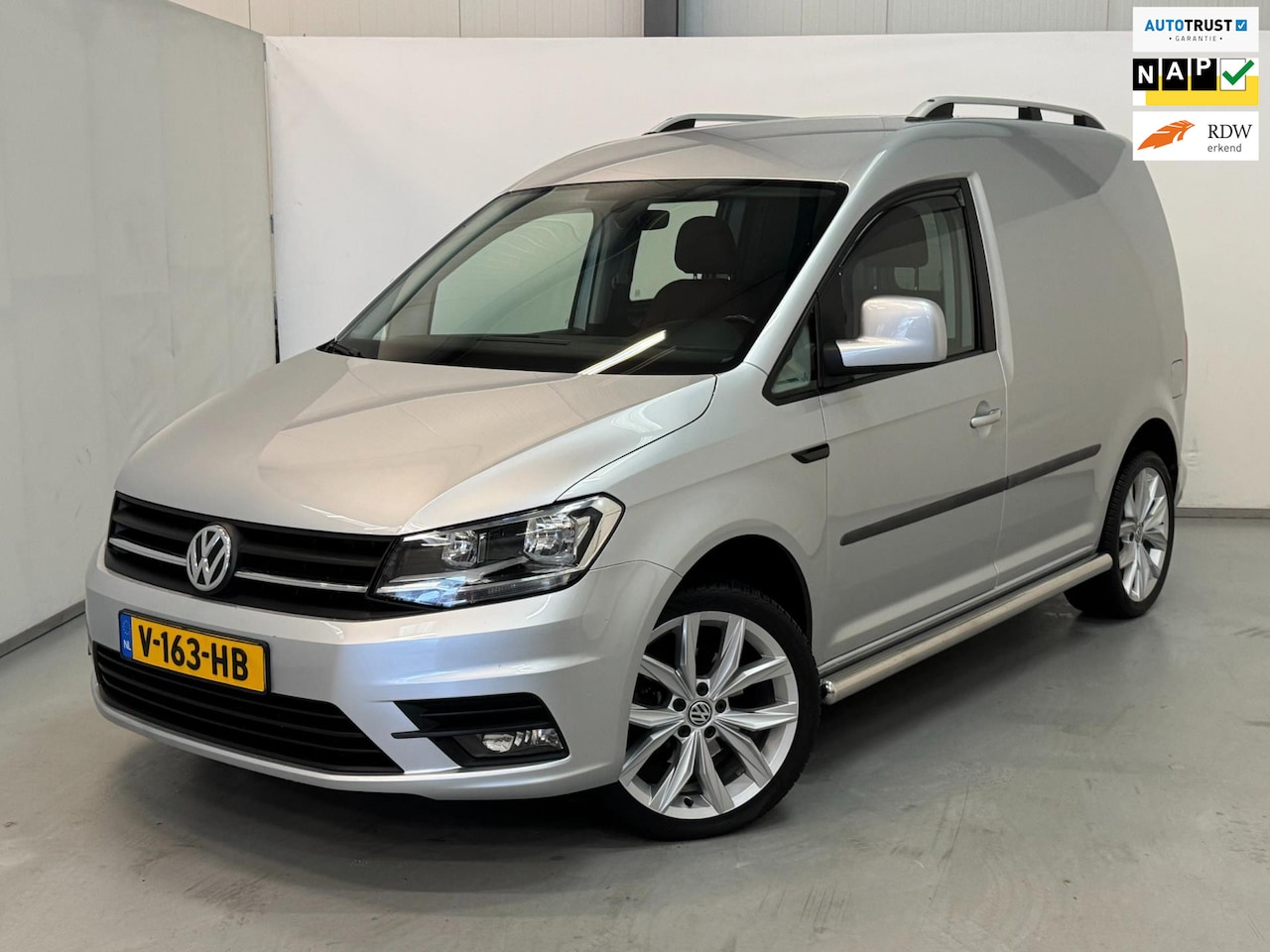Volkswagen Caddy - 2.0 TDI L1H1 Highline / Marge / NL-auto / Leder - AutoWereld.nl