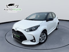 Toyota Yaris - 1.5 Hybrid Bi-Tone Apple carplay Cruise controle
