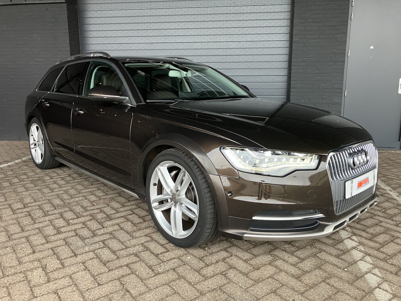 Audi A6 allroad quattro - 3.0 TDI BiT MATRIX-XENON-LEDER-AHK-LUFT - AutoWereld.nl