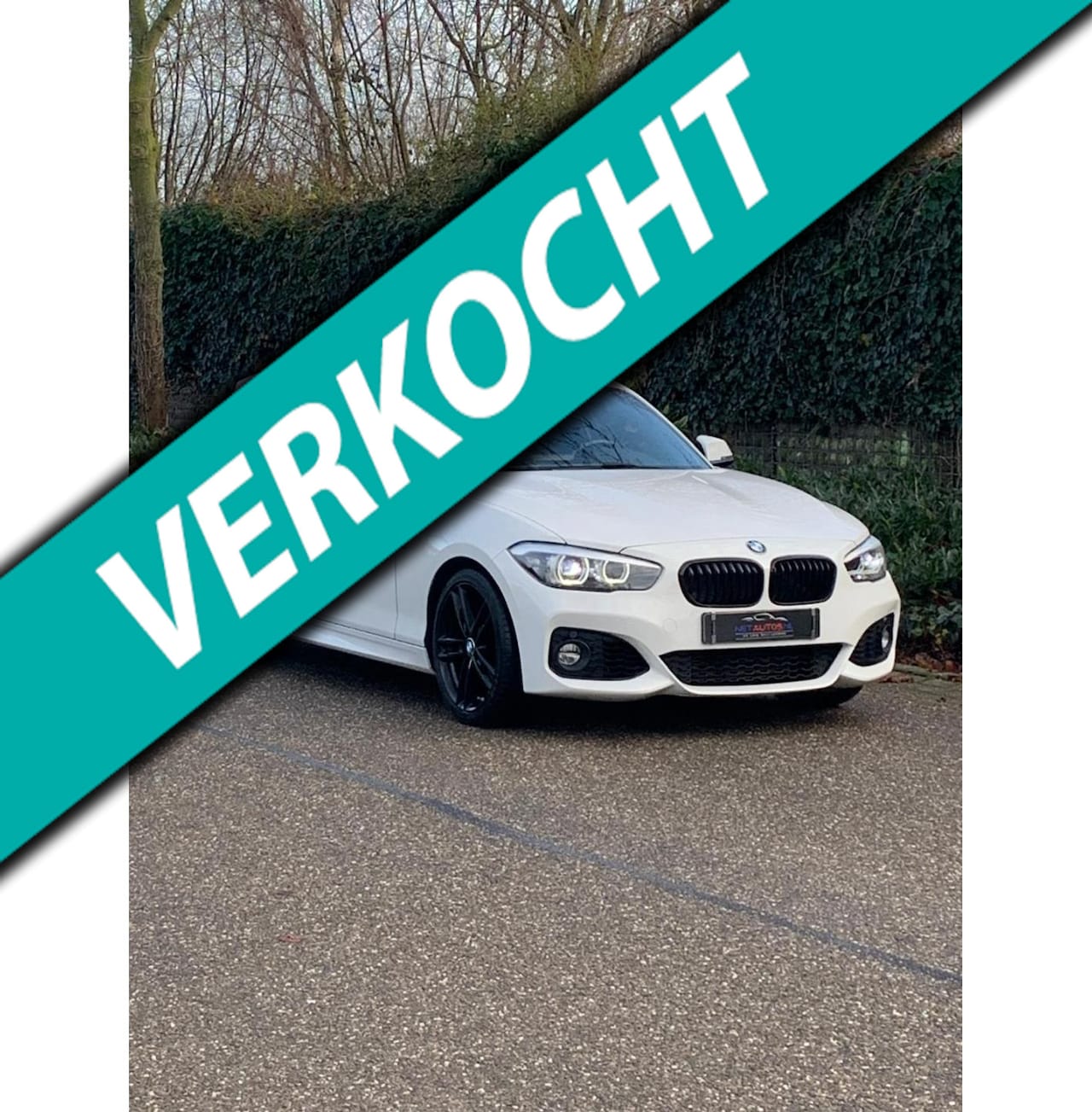 BMW 1-serie - Edition M Sport Shadow Executive Trekhaak 18 inch 100% onderhouden LCI Black paneel cluste - AutoWereld.nl
