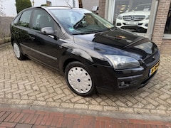 Ford Focus - 1.6-16V Futura