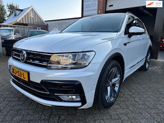 Volkswagen Tiguan - 1.4 TSI ACT Highline R-Line-AUTOMAAT-PANORAMADAK-NAVI-CRUISE-CLIMA