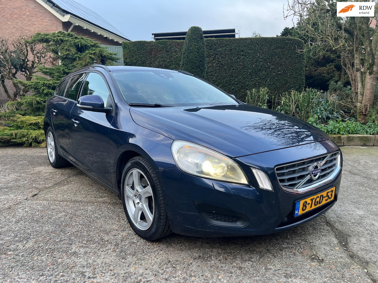 Volvo V60 - 1.6 D2 Ocean Race 1.6 D2 Ocean Race, Navi, PDC, Xenon, Nette auto! - AutoWereld.nl