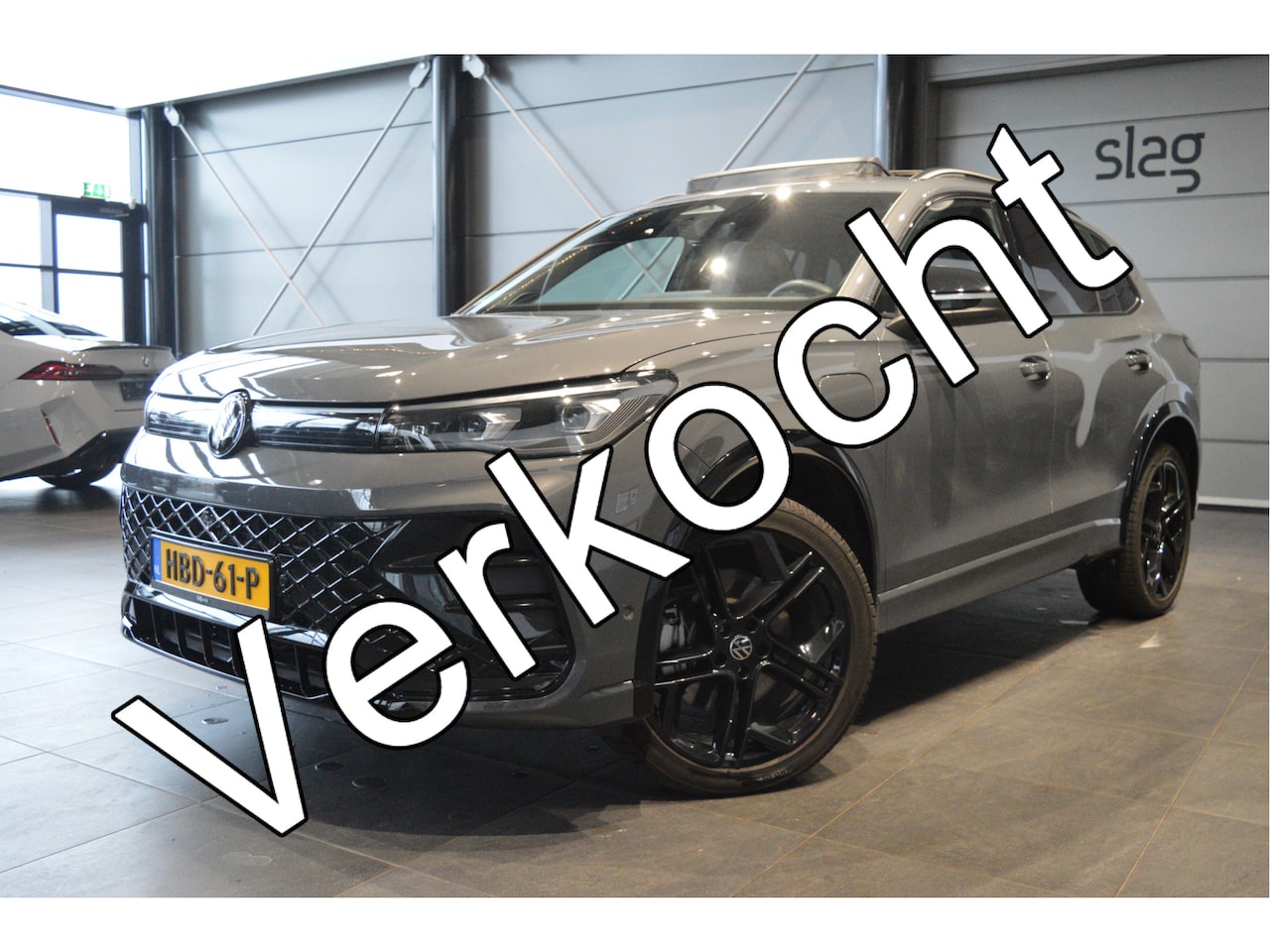 Volkswagen Tiguan - 1.5 eHybrid 3X R-Line Black Style pano head up 20 inch !! - AutoWereld.nl