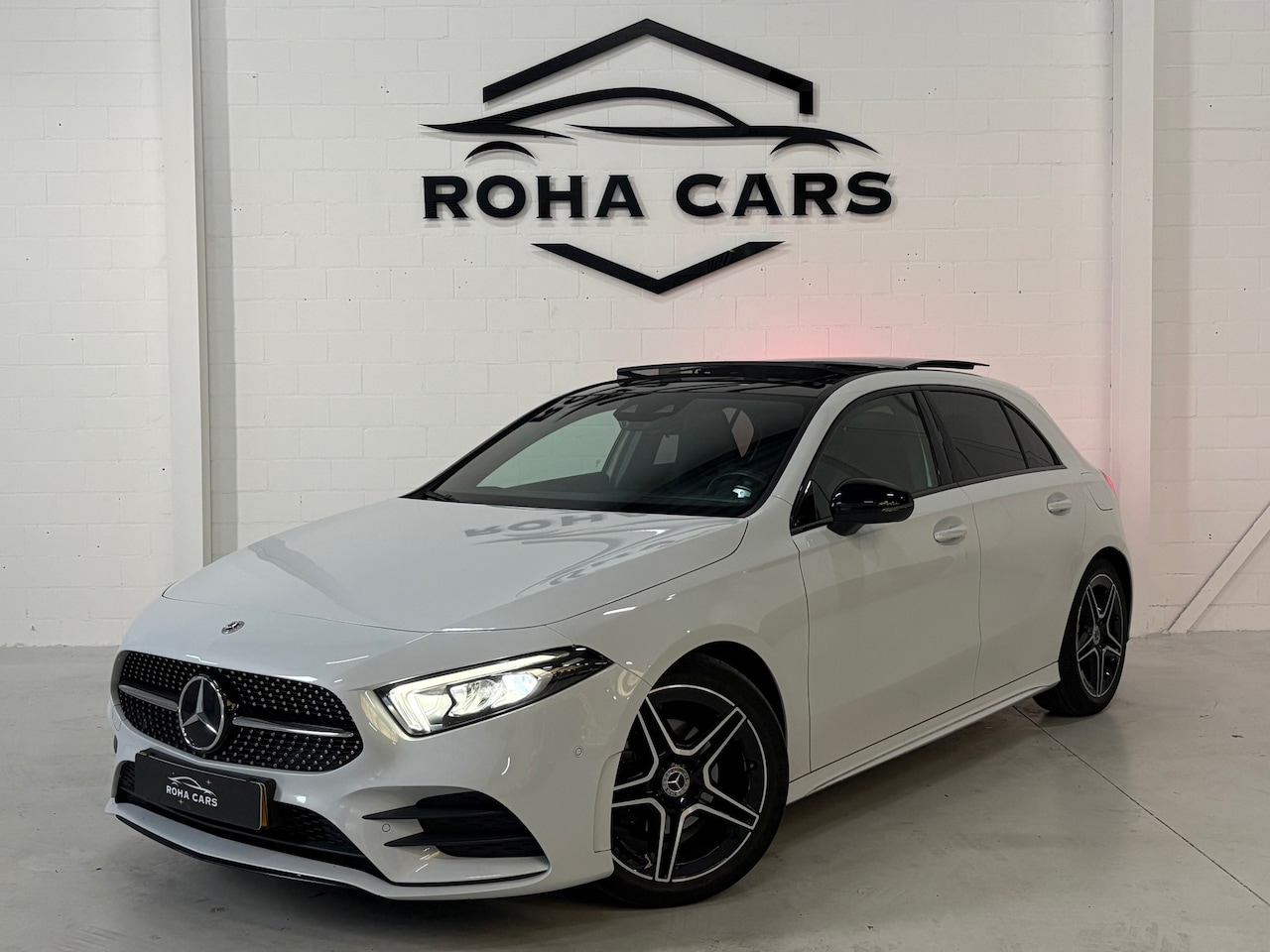 Mercedes-Benz A-klasse - 180 AMG Line*Sfeer*Pano*Cam - AutoWereld.nl
