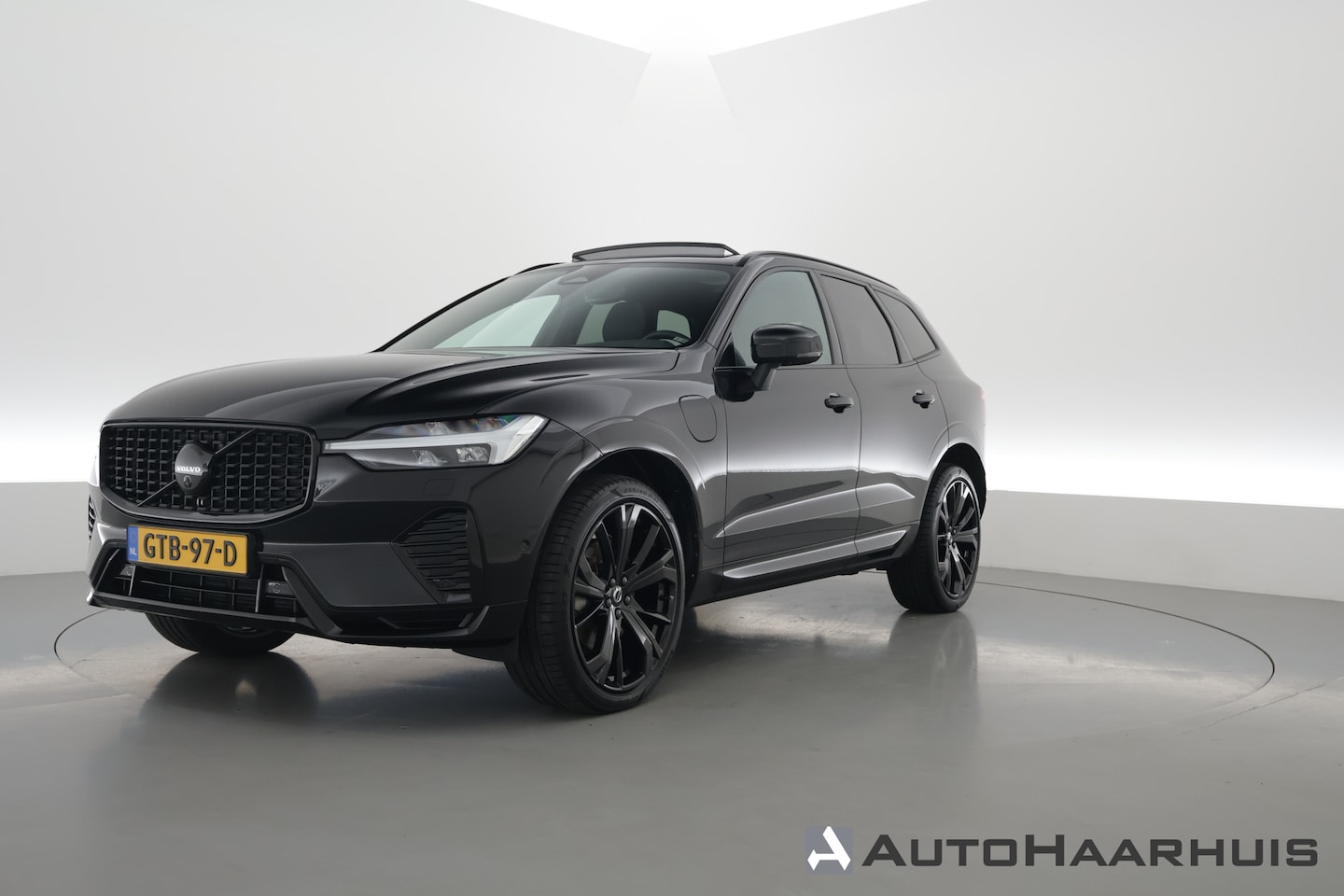 Volvo XC60 - 2.0 T8 Plug-in hybrid AWD Plus Black Edition | Pano | Memory Seats | H&K Audio | 360cam | - AutoWereld.nl