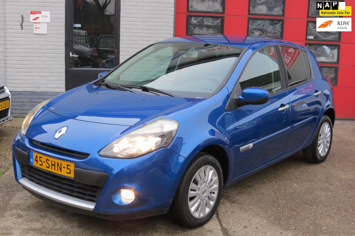 Renault Clio - 1.2 Collection 1.2 Collection ,AIRCO , 5 DEURS , NAVI ,CR CONTR - AutoWereld.nl