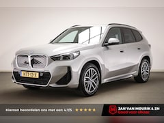 BMW iX1 - eDrive20 67 kWh M-Sport Edition | PREMIUM PACK | STUURVERWARMING | DAB | APPLE | CAMERA