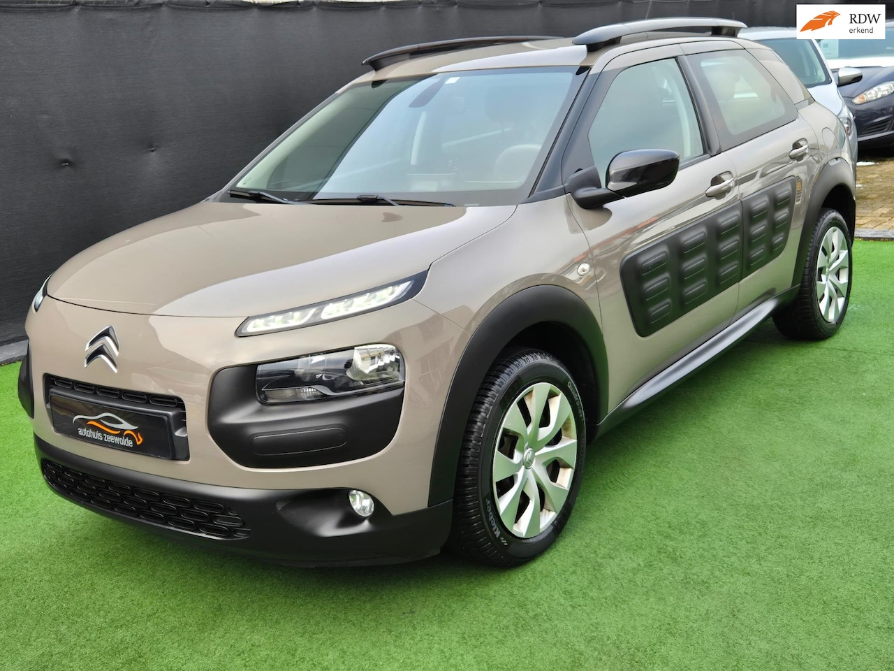 Citroën C4 Cactus - 1.2 Shine AUTOMAAT NAVI LED! - AutoWereld.nl