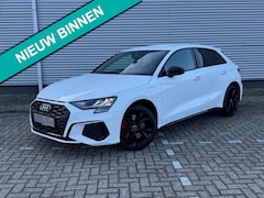 Audi A3 Sportback - 45 TFSI e S Black edition Competition, Stoelverwarming, Carplay, Sportstoelen,