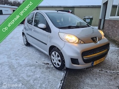 Peugeot 107 - 1.0-12V Millesim 200 Kenteken afgifte 31-12-2010 112.650 km org