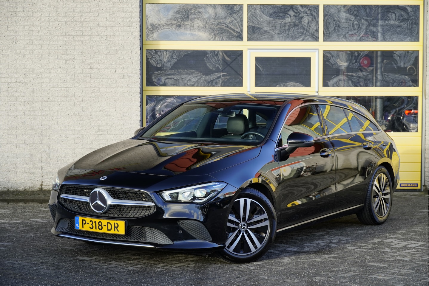 Mercedes-Benz CLA-klasse Shooting Brake - 180 Automaat! Business Solution BJ2022 Lmv 17" | Led | Pdc | Navi | Elek. trekhaak | Elek. - AutoWereld.nl
