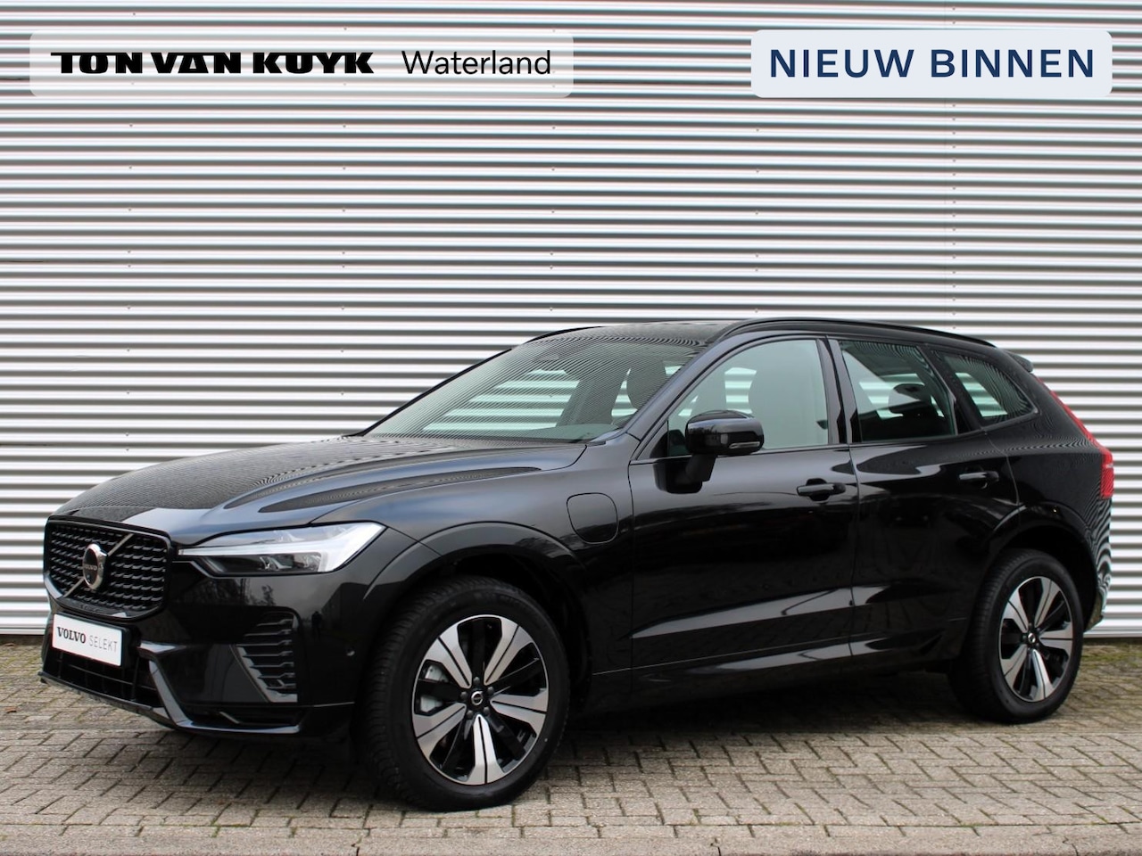 Volvo XC60 - 2.0 T6 Plug-in hybrid AWD Plus Dark Automaat / Panoramadak / Trekhaak / 360* camera / All - AutoWereld.nl