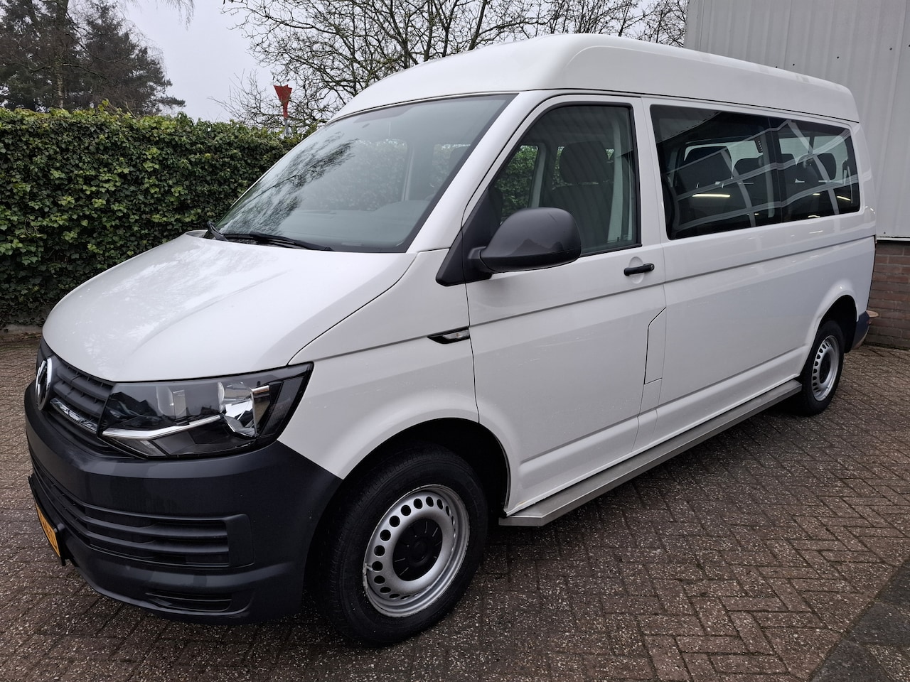 Volkswagen Transporter Kombi - 2.0 TSI L2H2 20995.- INC. BTW 9-PERSOONS BENZINE 150PK - AutoWereld.nl