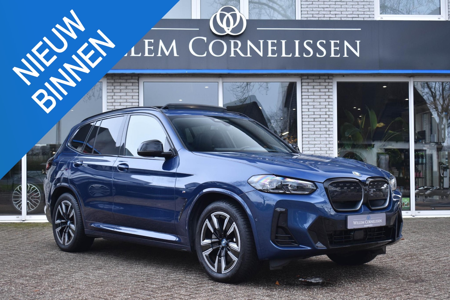 BMW iX3 - Executive 80 kWh Pano Trekhaak Leder Elc Stoelen - AutoWereld.nl