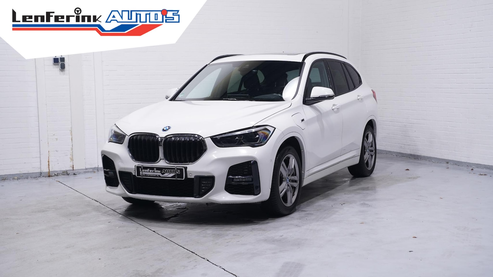 BMW X1 - xDrive25e m Sport Panodak Afn. trekaah Led koplampen Stoel-/stuur verwarming Camera PDC v+ - AutoWereld.nl