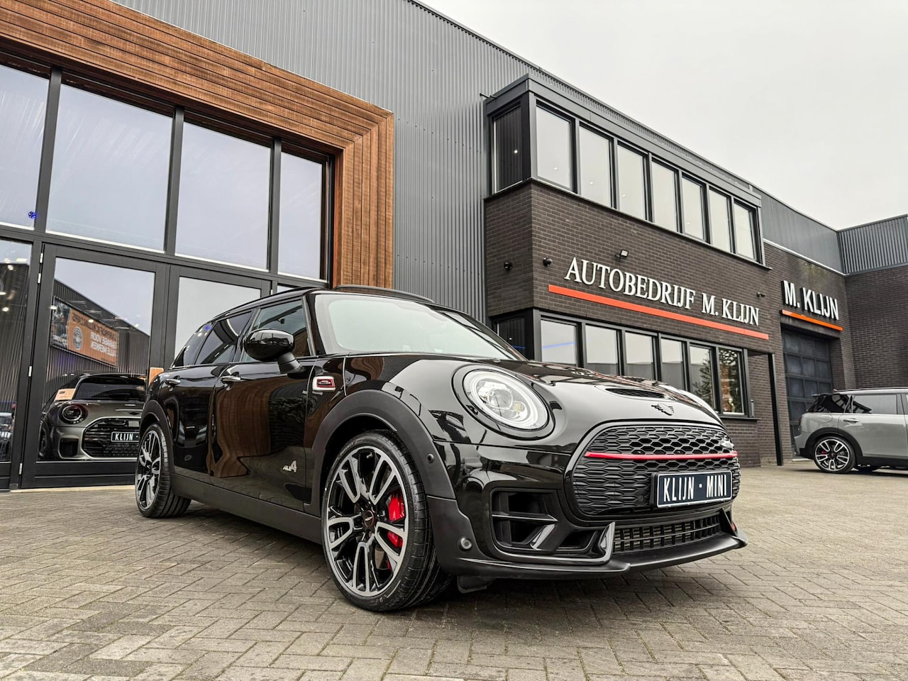 MINI Clubman - Mini 2.0 JCW ALL4 F1 aut 306pk/Virtual cockpit/Pano/Hk/Camera/Btw/Vol - AutoWereld.nl