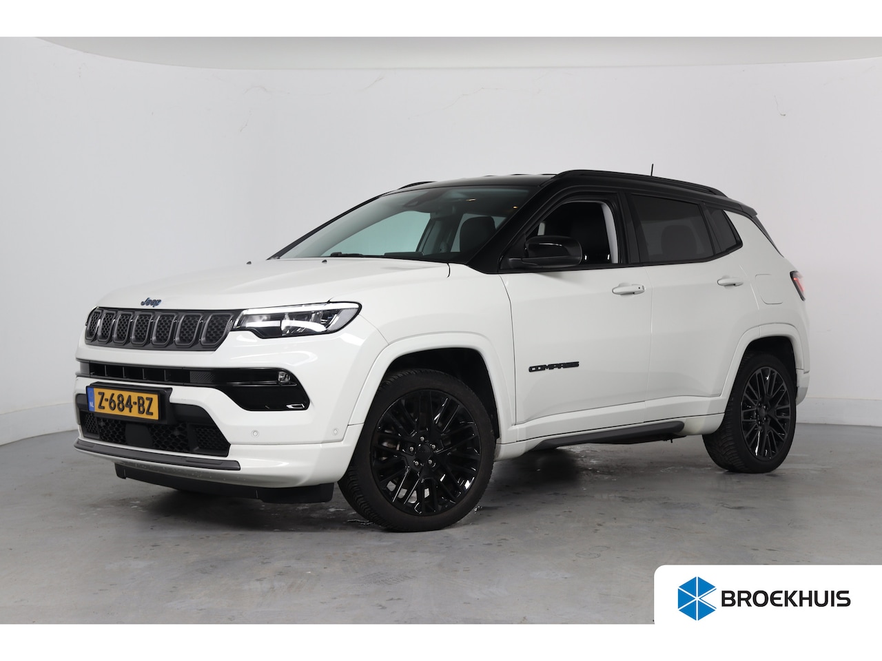 Jeep Compass - 4xe 240 Plug-in Hybrid Electric S | Stoel-/stuurverwarming | Camera | Keyless | Adaptive C - AutoWereld.nl