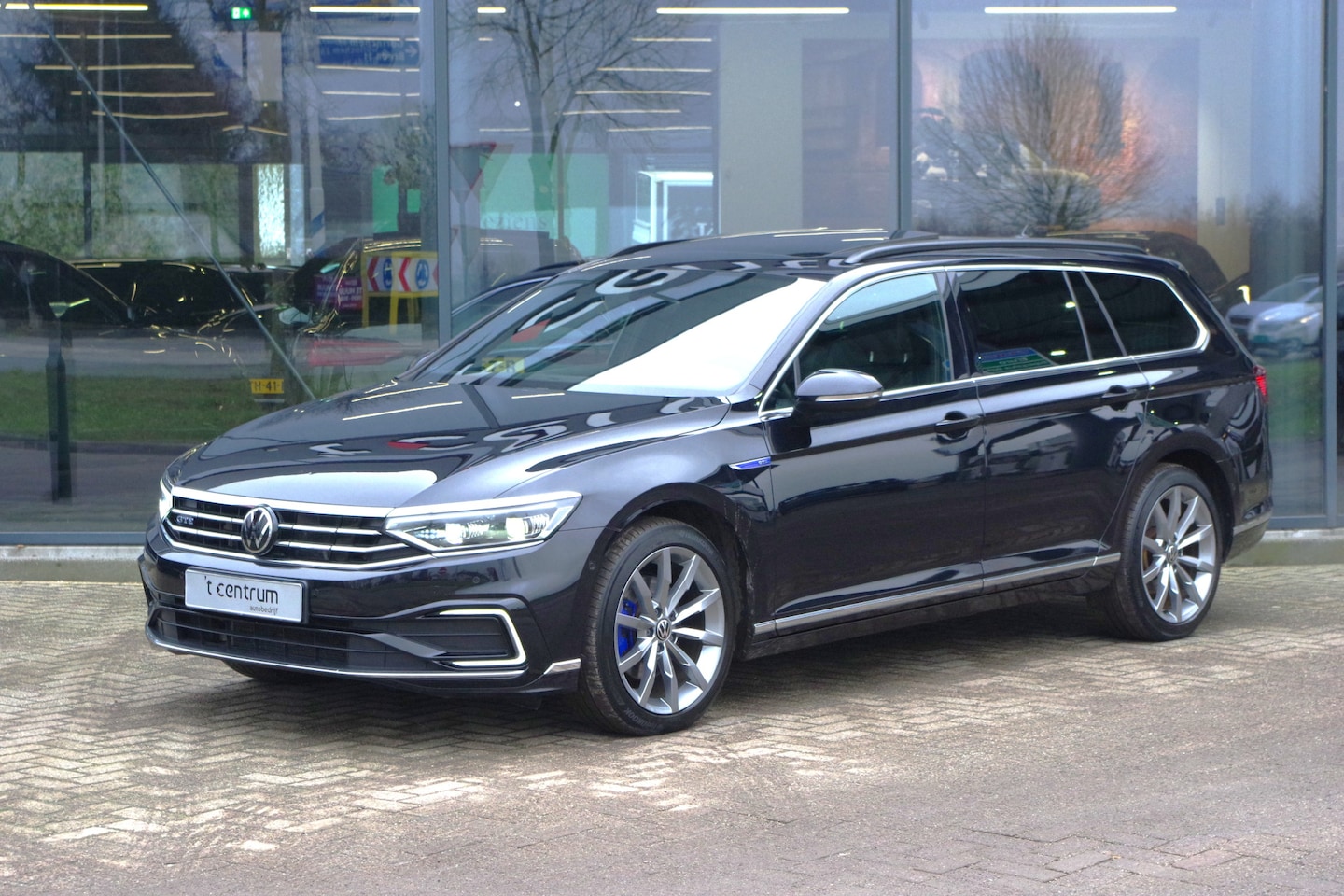 Volkswagen Passat Variant - 1.4 TSI 218 PK PHEV GTE BNS PHEV, Trekhaak, Panoramadak, Massage, Adap. Cruise Control - AutoWereld.nl