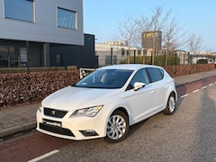 SEAT Leon - 1.4 TSI Style Business Climate/control navigatie stoel/vw