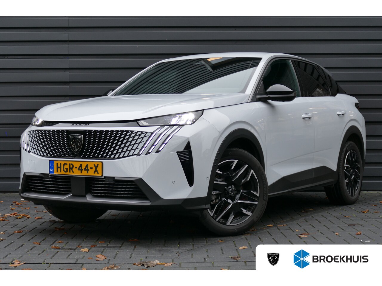 Peugeot 3008 - 1.2 HYBRID 136PK ALLURE AUTOMAAT / NAVI / CLIMA / PDC / 19"LMV / CAMERA / TREKHAAK / KEYLE - AutoWereld.nl