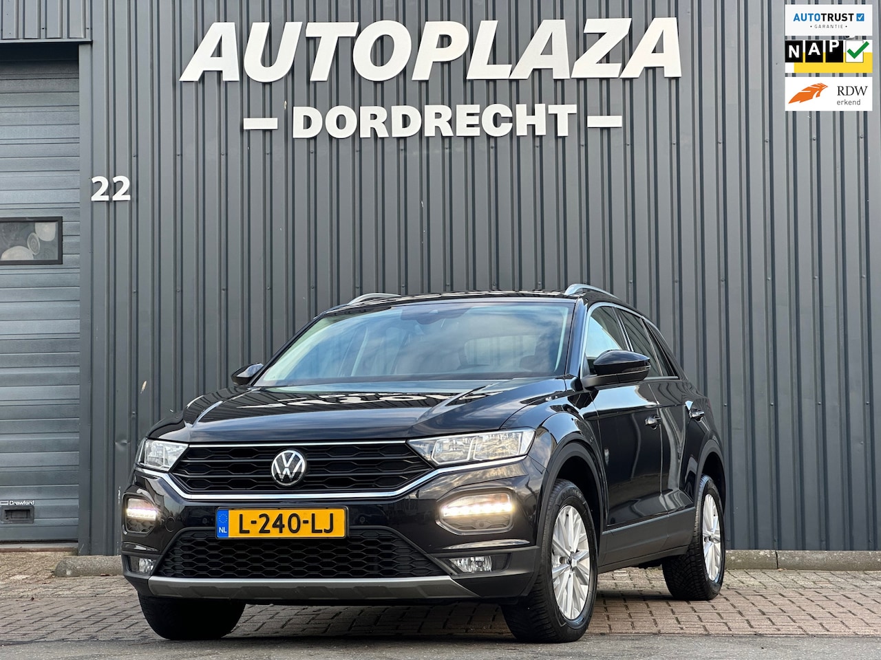 Volkswagen T-Roc - 1.5 TSI Style Business 1.5 TSI Style Business - AutoWereld.nl