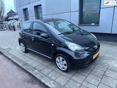 Toyota Aygo - 1.0-12V + 5D APK 2027