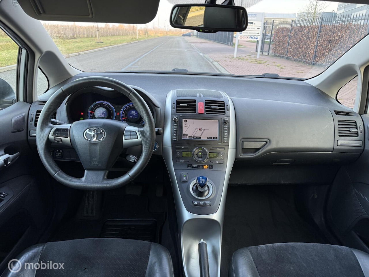 Toyota Auris - 1.8 Full Hybrid Executive 1.8 Full Hybrid Executive - AutoWereld.nl