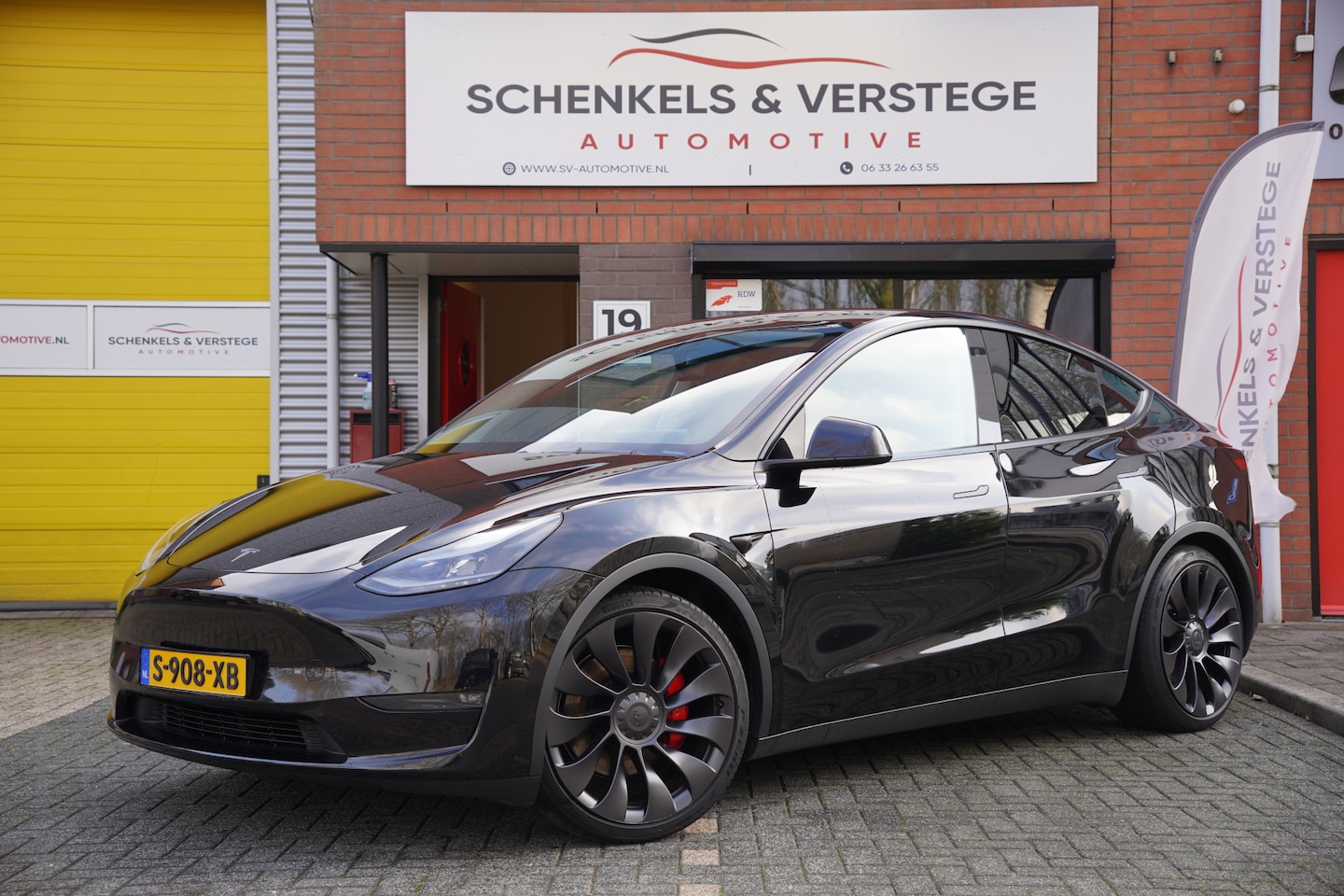 Tesla Model Y - Performance AWD 75 kWh / BTW / Autopilot / Panorama / Camera / Youtube / Stuurverwarming / - AutoWereld.nl