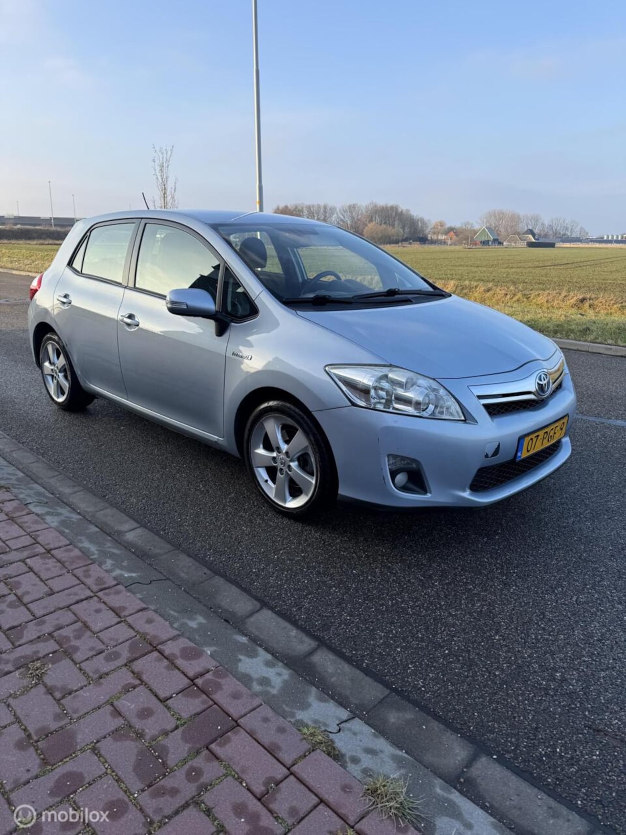 Toyota Auris - 1.8 Full Hybrid Executive 1.8 Full Hybrid Executive - AutoWereld.nl