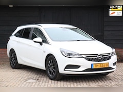 Opel Astra Sports Tourer - 1.6 CDTI Business+ Navigatie/Parkeersensor/Trekhaak/Winterset