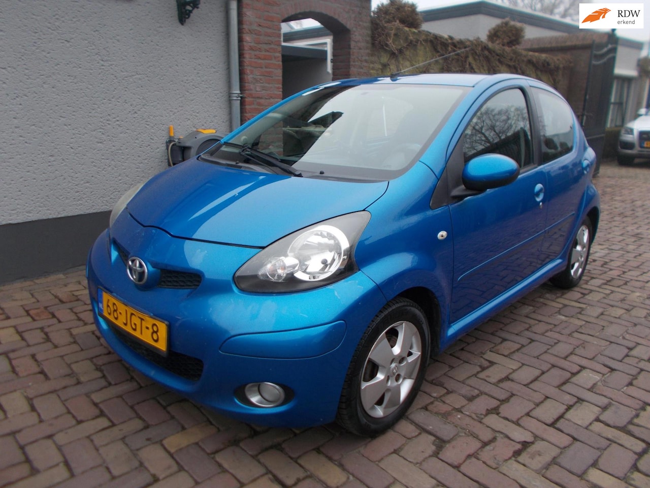 Toyota Aygo - 1.0-12V Dynamic Blue airco 5drs apk 4-3-2027 - AutoWereld.nl