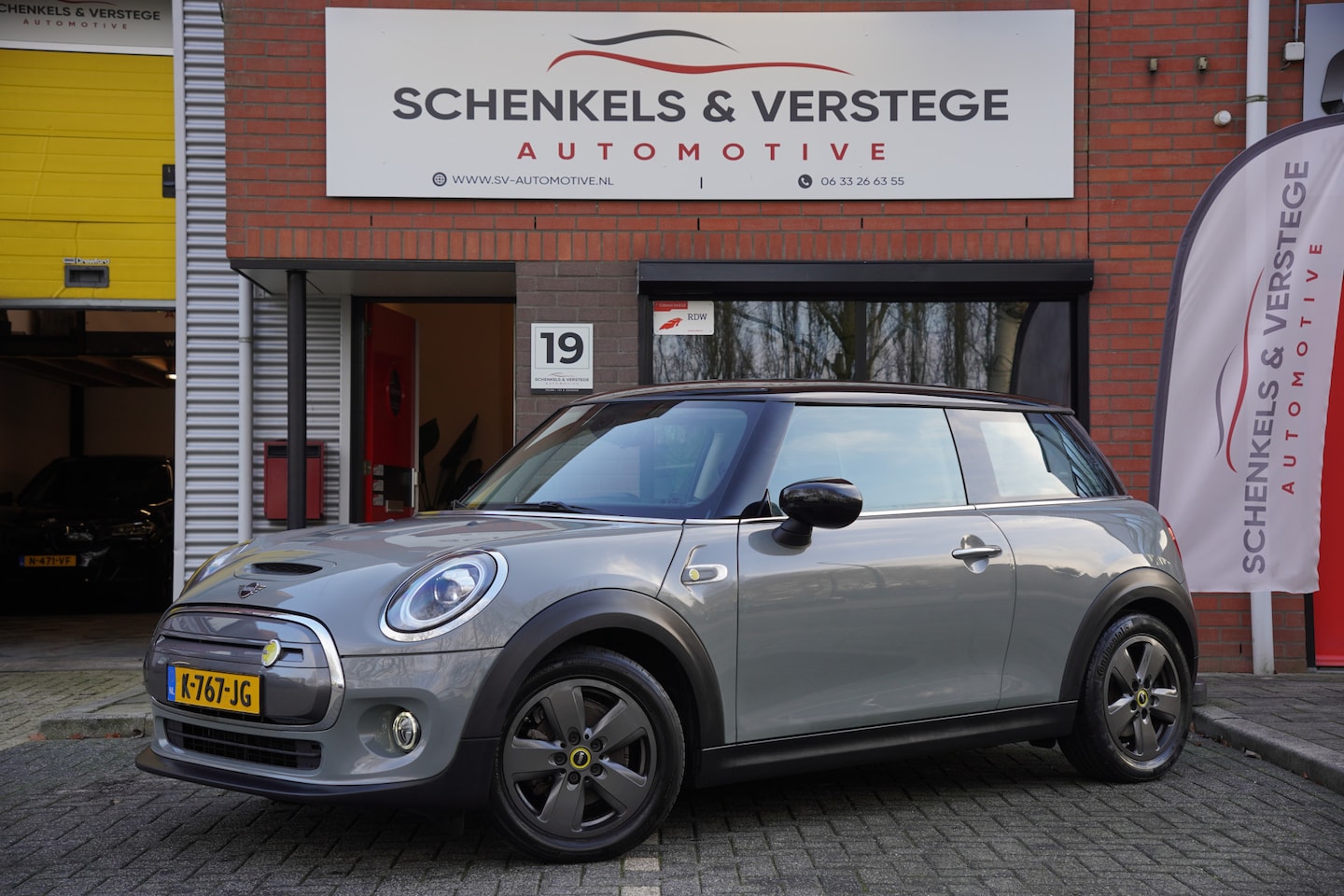 MINI Mini-Electric - Basic 33 kWh / BTW / Sportstoel / Cruise / Navi / - AutoWereld.nl