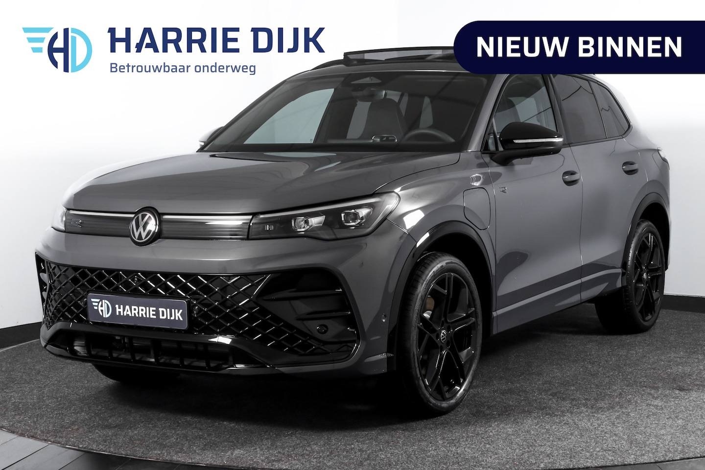 Volkswagen Tiguan - 1.5 eHybrid 272 PK R-Line Edition | Black Style | Assistance Plus | Elek. Trekhaak | S/K-p - AutoWereld.nl