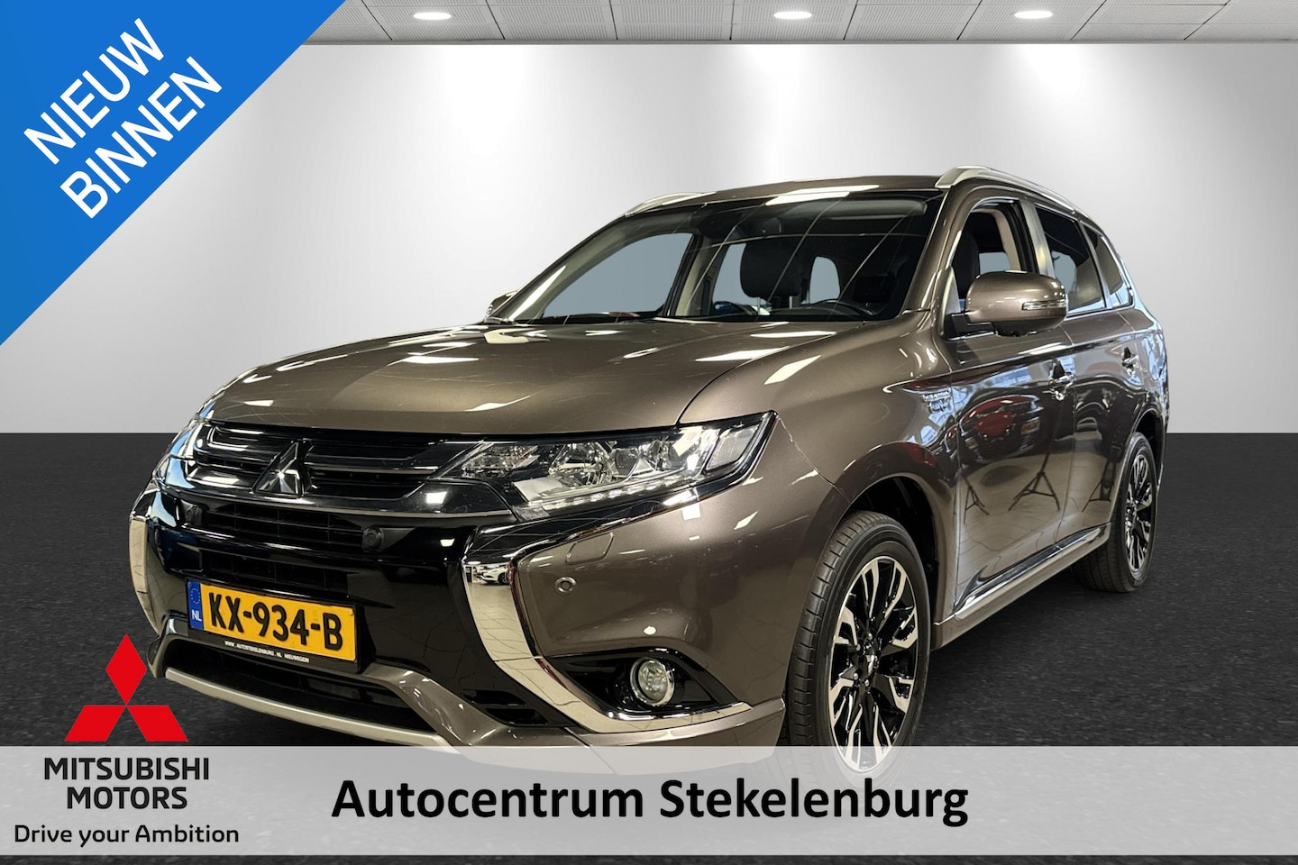 Mitsubishi Outlander - 2.0 PHEV Limited+ adaptief cruise controle, Trekhaak - AutoWereld.nl