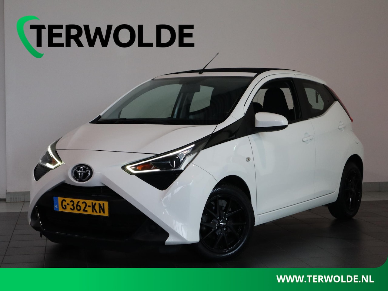 Toyota Aygo - 1.0 VVT-i x-play limited | Vouwdak | Parkeercamera | Lichtmetalen velgen | - AutoWereld.nl