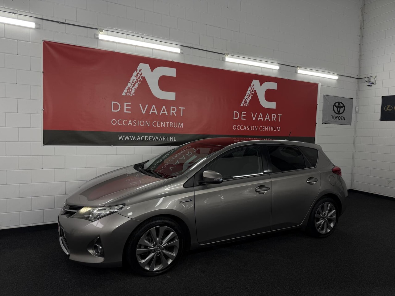 Toyota Auris - 1.8 Hybrid Lease - NAVI/PANODAK/CAMERA/NAP - AutoWereld.nl