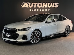 BMW 5-serie - 520i High Executive Edition M Stuurverwarming/ Stoelventilatie/ 20"/ Glazendak/ Memoryseat