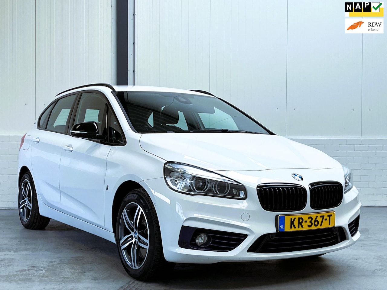 BMW 2-serie Active Tourer - 225xe iPerformance Centennial Executive 225xe iPerformance Centennial Executive - AutoWereld.nl