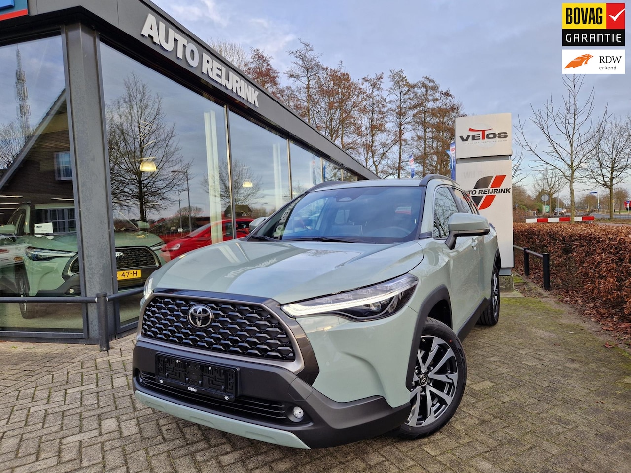 Toyota Corolla Cross - Hybrid 200 Style Comfort/ELECTR.BED A-KLEP/KEYLESS/STOEL-EN STUURVERWARMING/DODE HOEK DETE - AutoWereld.nl