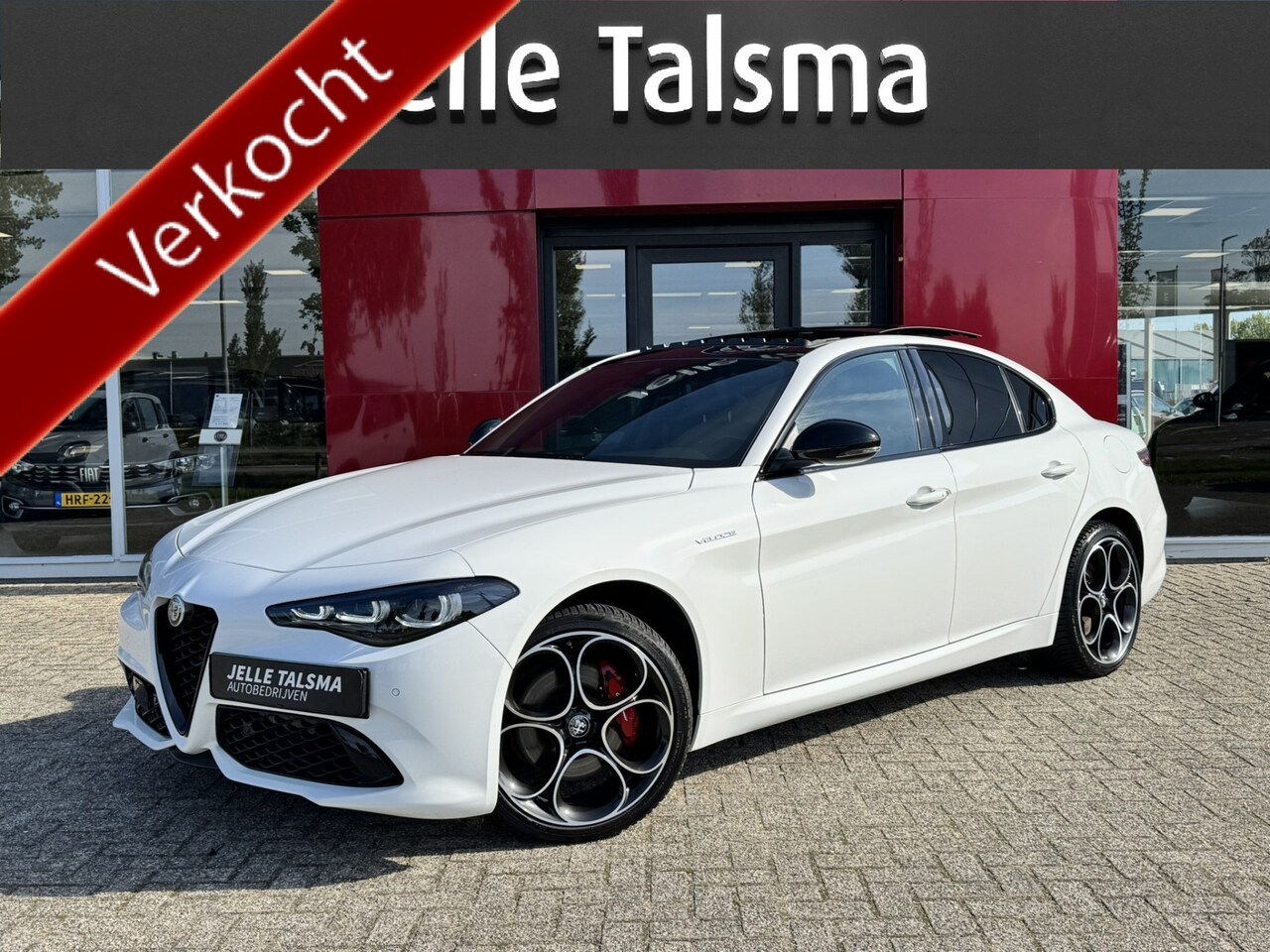 Alfa Romeo Giulia - 2.0 T GME AWD Veloce | 19" Velgen | Panoramadak | Adas 2 | Carplay en Android - AutoWereld.nl