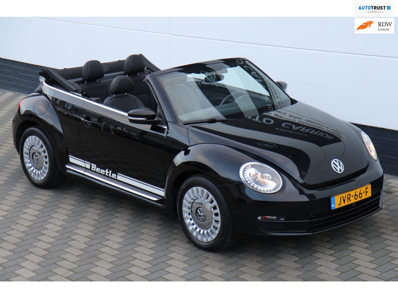 Volkswagen Beetle Cabriolet - 2.5 170PK Aut. Leder Cruise !! - AutoWereld.nl